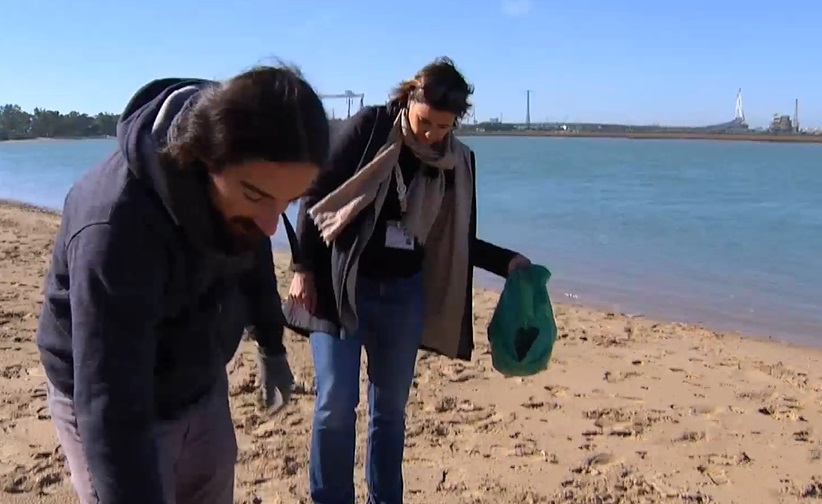 El INMAR colabora en un reportaje sobre plásticos en el programa de “Los Reporteros” de Canal Sur